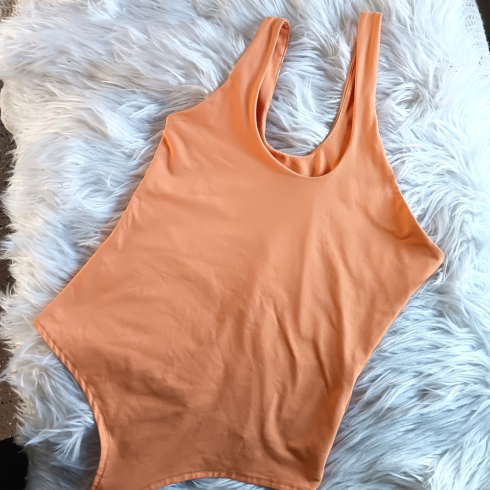 ReoRia Orange Seamless Buttery Soft Plunge Neck Cutout One Shoulder Bodysuit